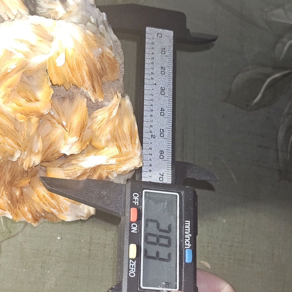 Orange barite - Picture 10 of 11
